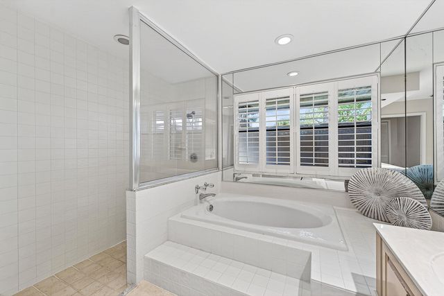 6 Tarrington Circle, Palm Beach Gardens, FL 33418