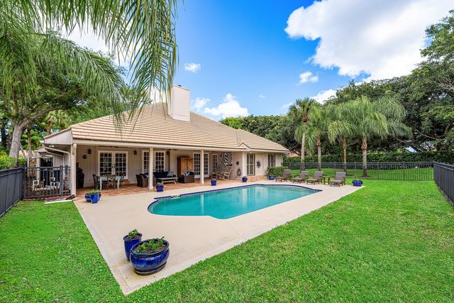 6 Tarrington Circle, Palm Beach Gardens, FL 33418