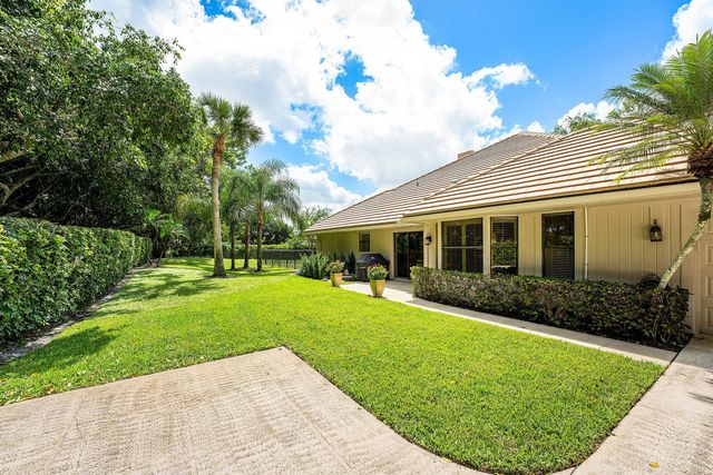 6 Tarrington Circle, Palm Beach Gardens, FL 33418