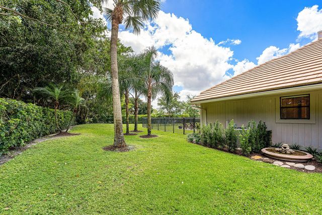 6 Tarrington Circle, Palm Beach Gardens, FL 33418