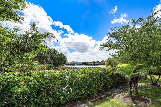 6 Tarrington Circle, Palm Beach Gardens, FL 33418