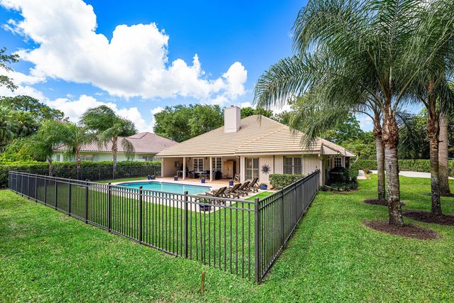 6 Tarrington Circle, Palm Beach Gardens, FL 33418