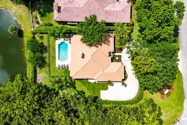 6 Tarrington Circle, Palm Beach Gardens, FL 33418
