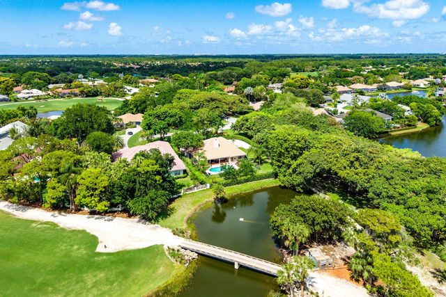 6 Tarrington Circle, Palm Beach Gardens, FL 33418
