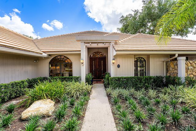 6 Tarrington Circle, Palm Beach Gardens, FL 33418