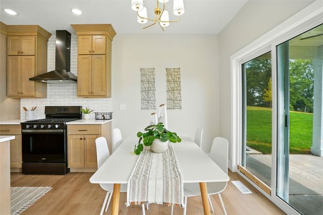 1002 Croell Avenue, Tiffin, IA 52340