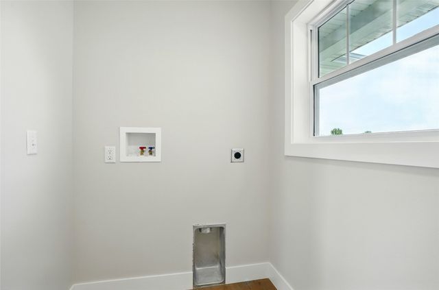 1002 Croell Avenue, Tiffin, IA 52340