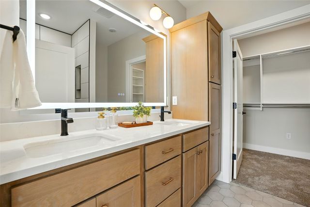 1002 Croell Avenue, Tiffin, IA 52340