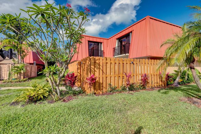 3201 S Meridian Way Way S A, Palm Beach Gardens, FL 33410