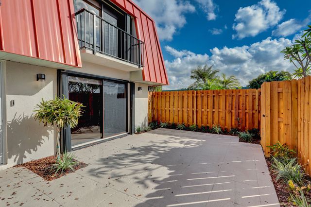 3201 S Meridian Way Way S A, Palm Beach Gardens, FL 33410
