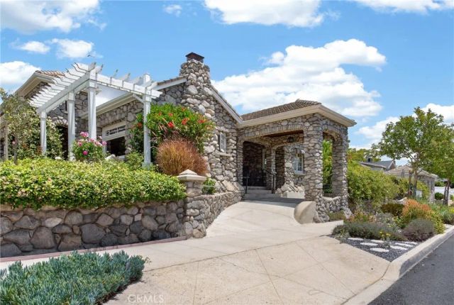 902 E Olive Avenue, Burbank, CA 91501