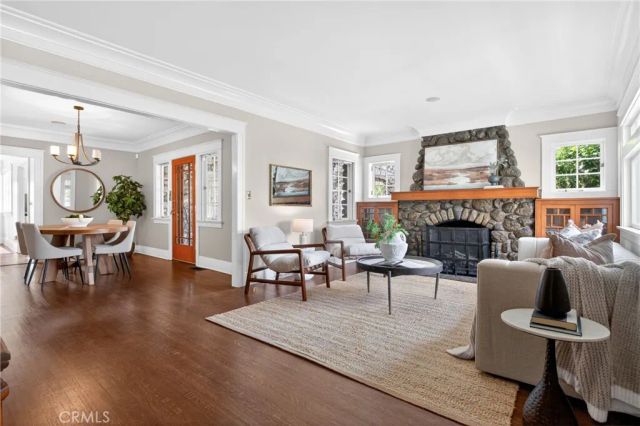 902 E Olive Avenue, Burbank, CA 91501