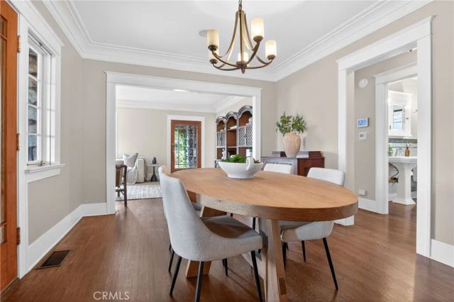 902 E Olive Avenue, Burbank, CA 91501