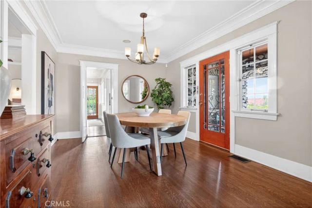 902 E Olive Avenue, Burbank, CA 91501
