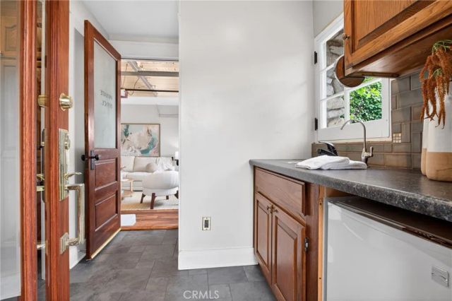 902 E Olive Avenue, Burbank, CA 91501