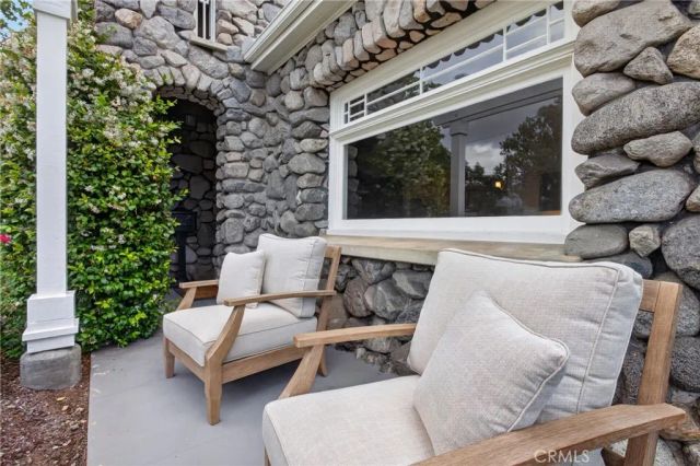 902 E Olive Avenue, Burbank, CA 91501