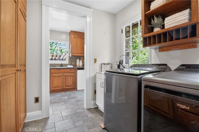 902 E Olive Avenue, Burbank, CA 91501