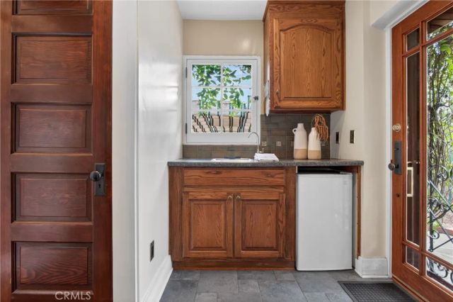 902 E Olive Avenue, Burbank, CA 91501