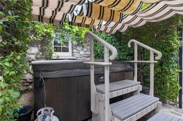 902 E Olive Avenue, Burbank, CA 91501