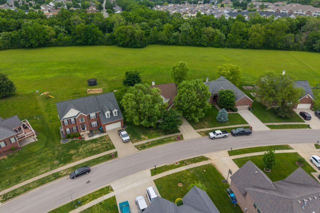 137 Inverness Drive, Georgetown, KY 40324