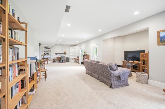 137 Inverness Drive, Georgetown, KY 40324