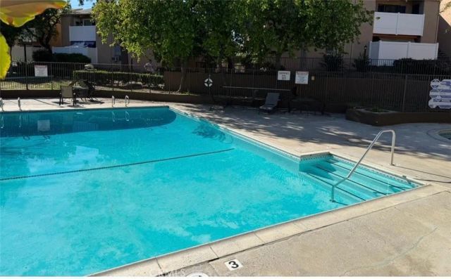 10331 Lindley Avenue 105, Northridge, CA 91326