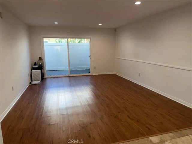 10331 Lindley Avenue 105, Northridge, CA 91326