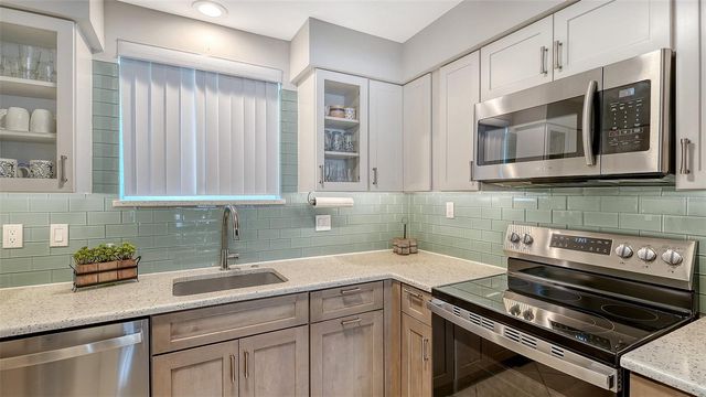 500 S WASHINGTON DRIVE 6A, Sarasota, FL 34236