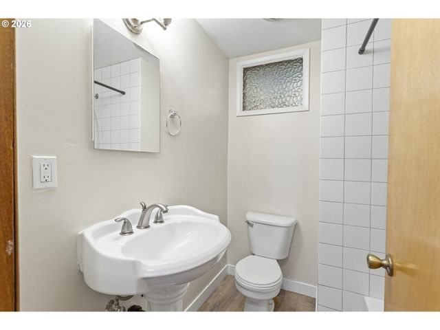 9370 Sw KILLARNEY Ln, Tualatin, OR 97062