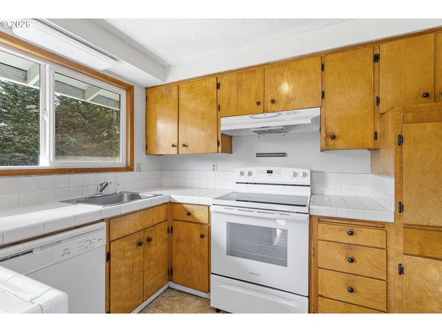 9370 Sw KILLARNEY Ln, Tualatin, OR 97062