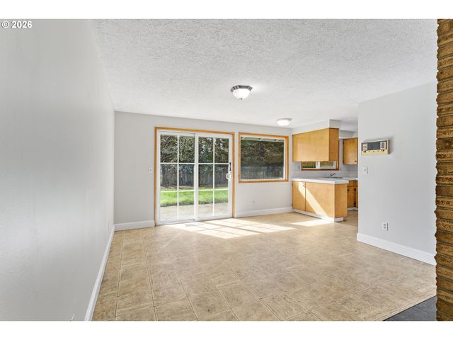9370 Sw KILLARNEY Ln, Tualatin, OR 97062