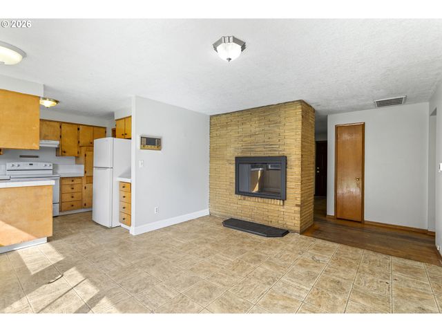 9370 Sw KILLARNEY Ln, Tualatin, OR 97062