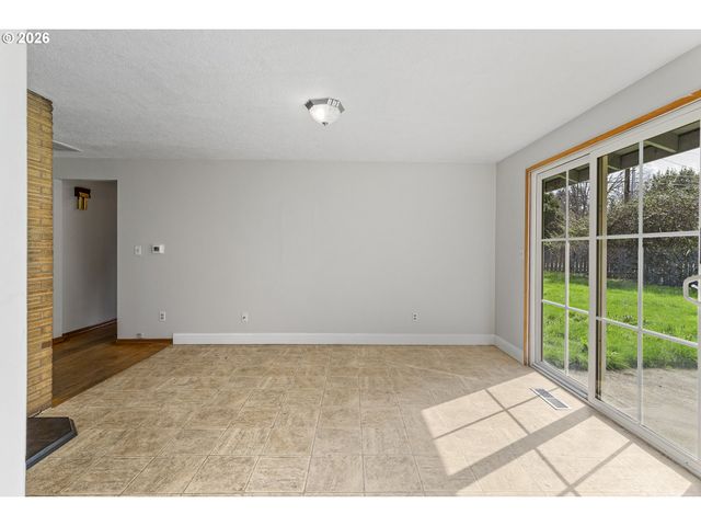 9370 Sw KILLARNEY Ln, Tualatin, OR 97062