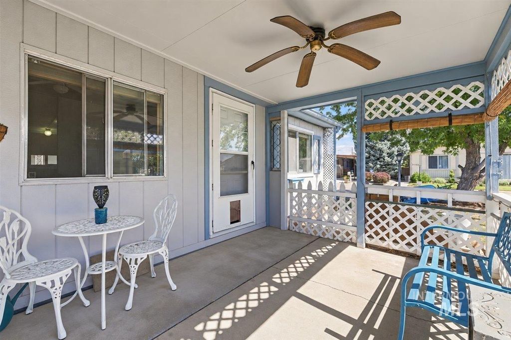 3399 N Dalton Ln, Boise, ID 83704 photo 4