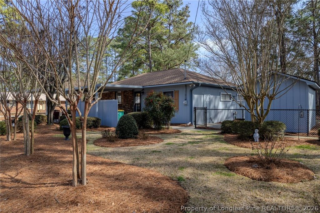 507 W 20th Street, Lumberton, NC 28358 — photo 2