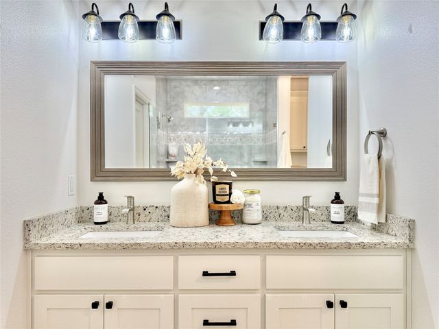 5609 San Jacinto Drive, Granbury, TX 76048