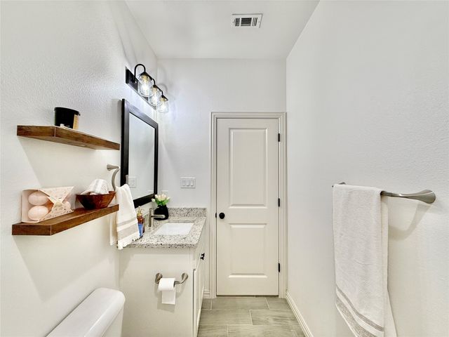 5609 San Jacinto Drive, Granbury, TX 76048