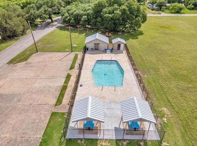 5609 San Jacinto Drive, Granbury, TX 76048