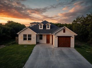 5609 San Jacinto Drive, Granbury, TX 76048