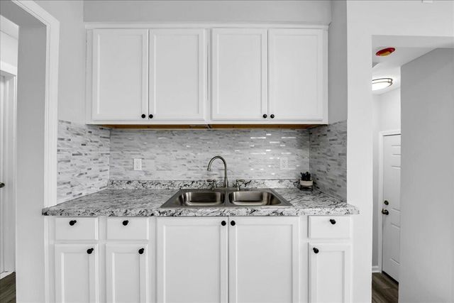 14965 Corbett Avenue, Detroit, MI 48213