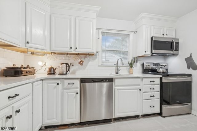 520 Dell Rd, Roxbury Twp., NJ 07850