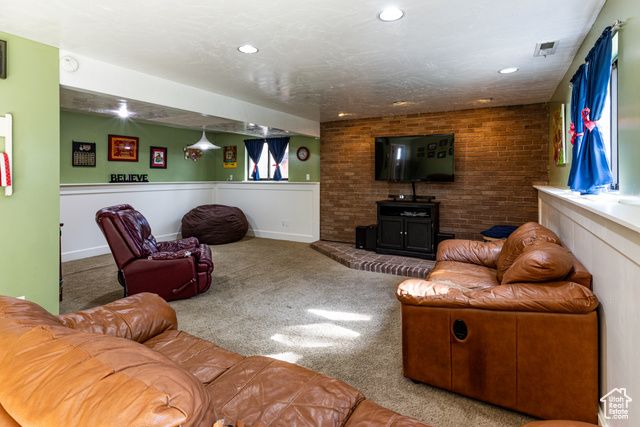 453 SHERIDAN CIR, Centerville, UT 84014