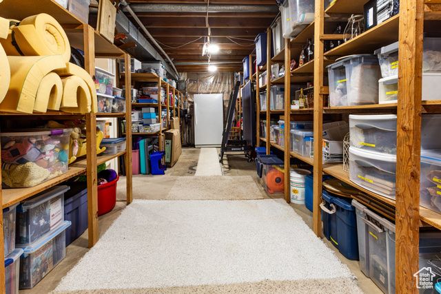 453 SHERIDAN CIR, Centerville, UT 84014
