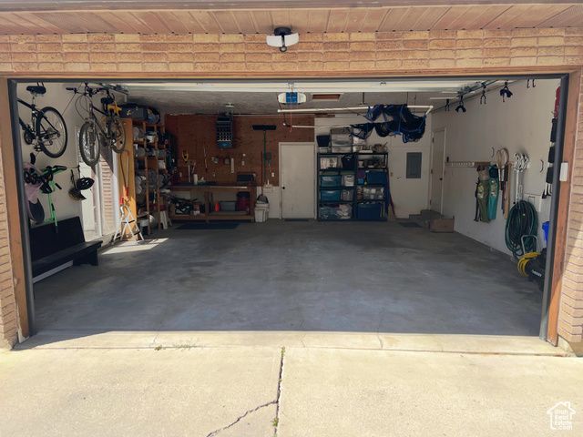 453 SHERIDAN CIR, Centerville, UT 84014