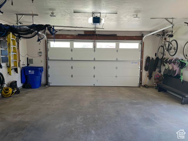 453 SHERIDAN CIR, Centerville, UT 84014
