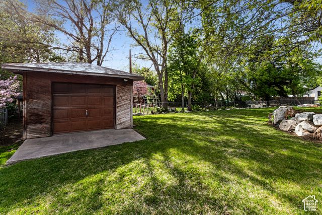 453 SHERIDAN CIR, Centerville, UT 84014