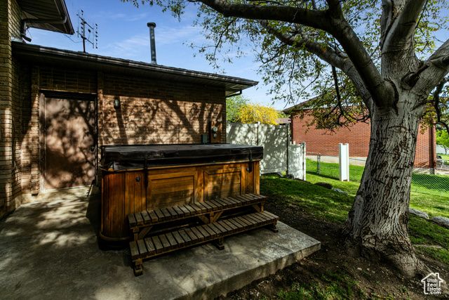 453 SHERIDAN CIR, Centerville, UT 84014