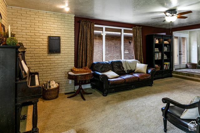 453 SHERIDAN CIR, Centerville, UT 84014