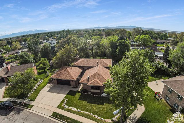 453 SHERIDAN CIR, Centerville, UT 84014