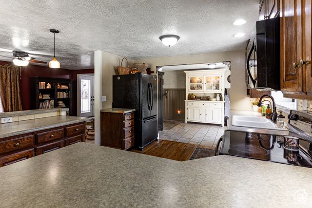 453 SHERIDAN CIR, Centerville, UT 84014